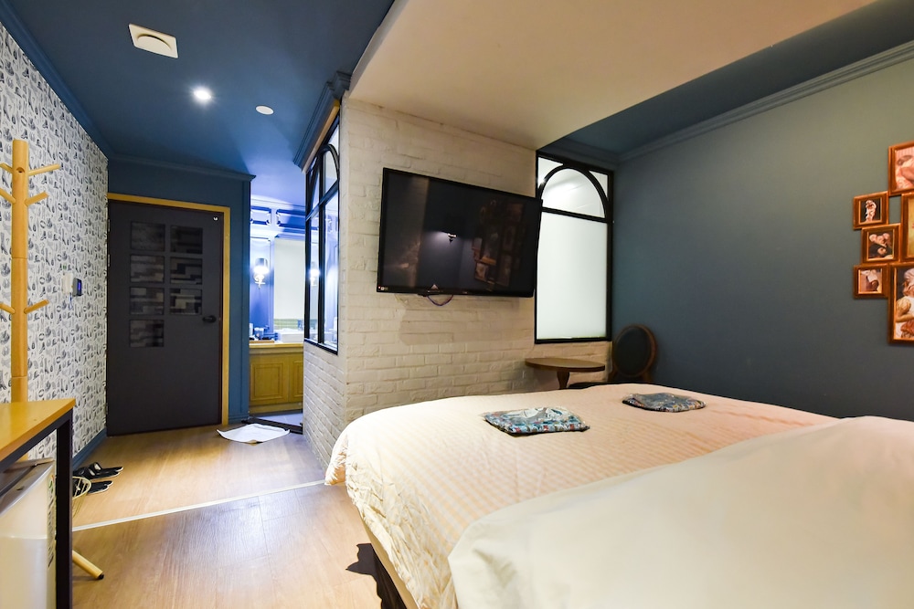 25 Hours Hotel 2 15/50