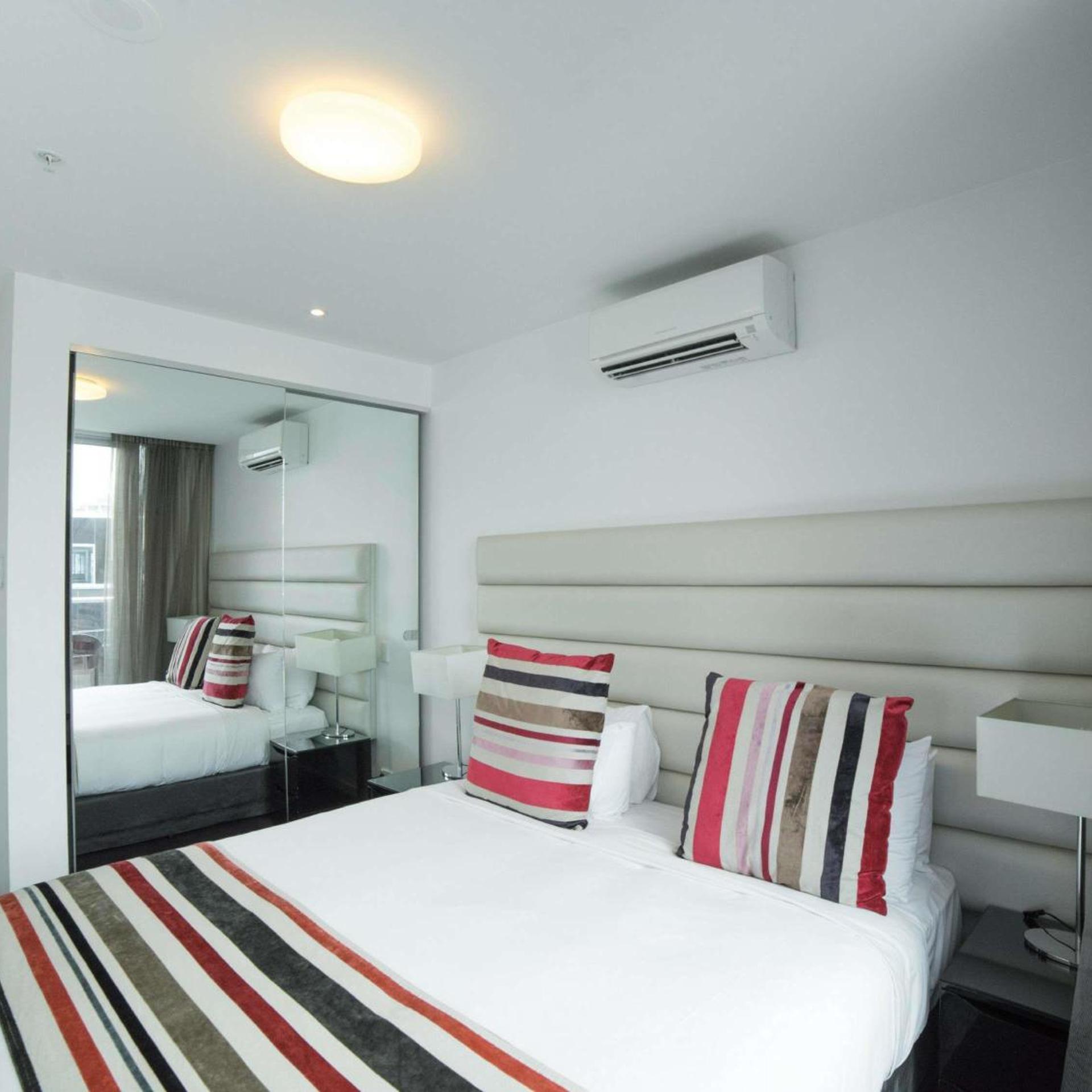 1 Bedroom, Apartment, King Bed, Water View, Balcony