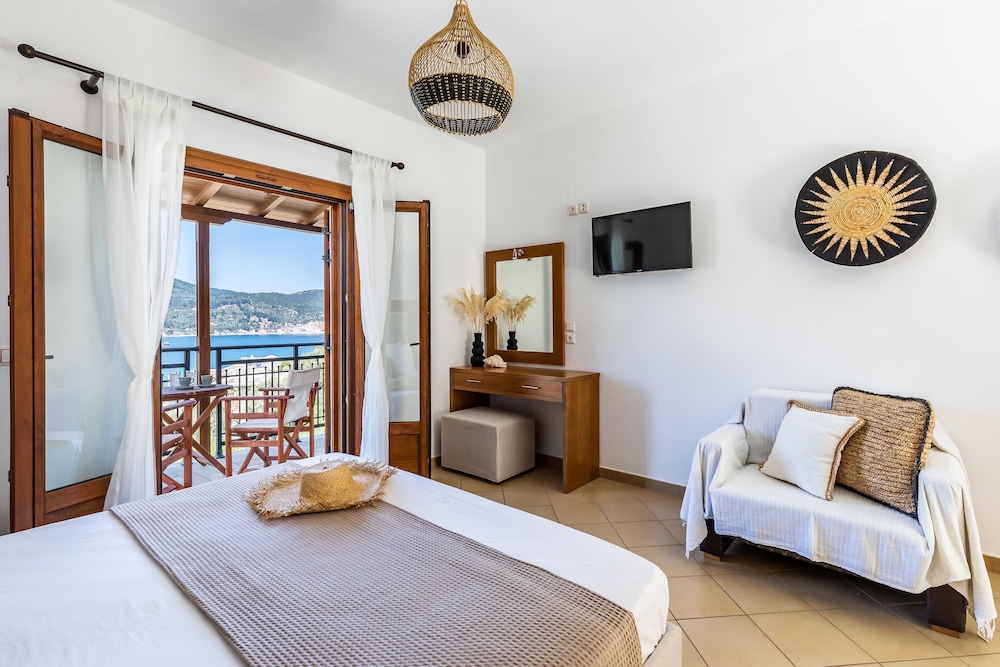 Evlalia Studios & Villas 10/50