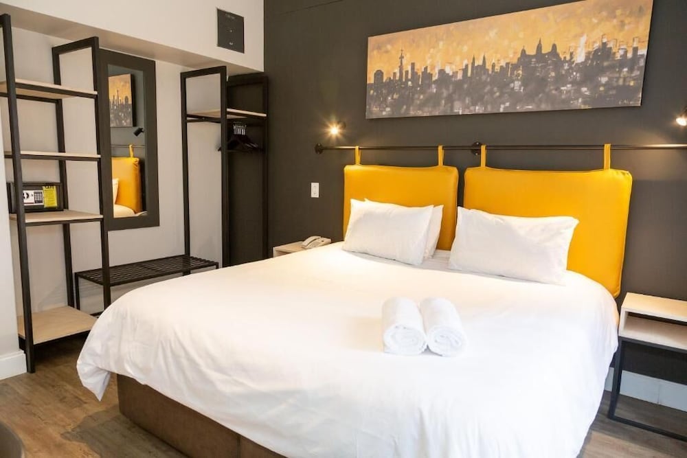 Hotel 224 16/83