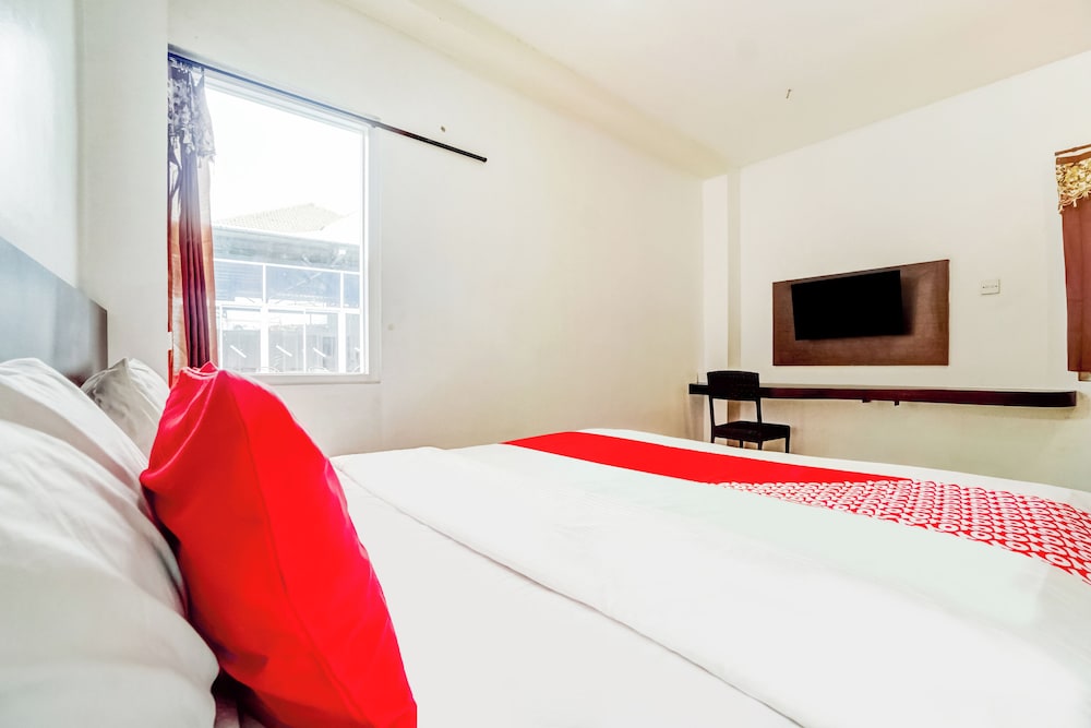 Hotel O Siwalankerto Near Surabaya Carnival 24/47