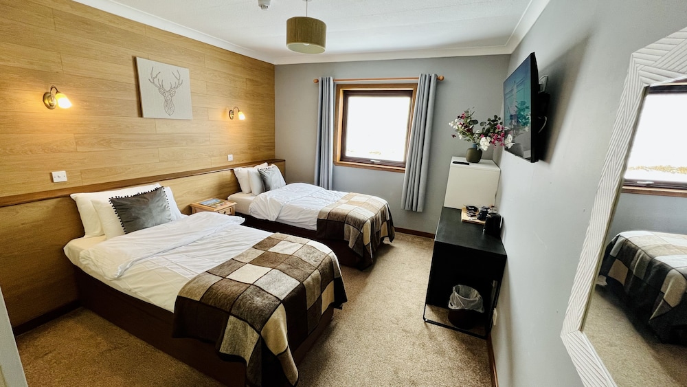Aultguish Inn 6/50