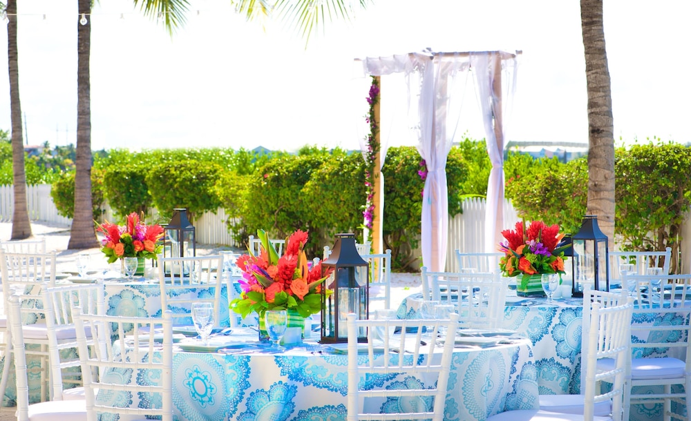 Parrot Key Hotel & Villas 60/70