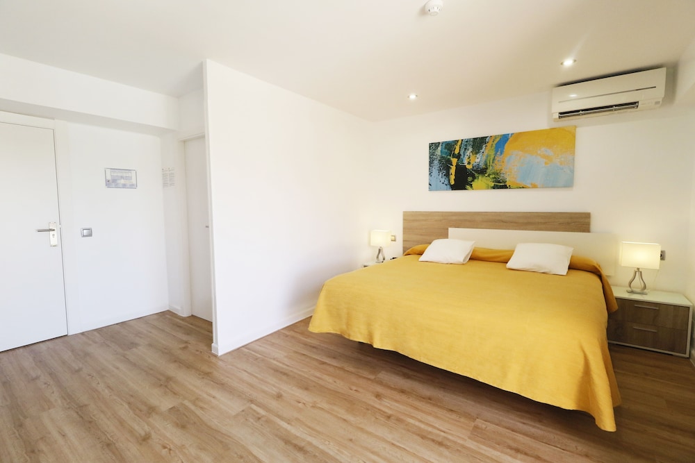 Gabarda Hotel 25/77