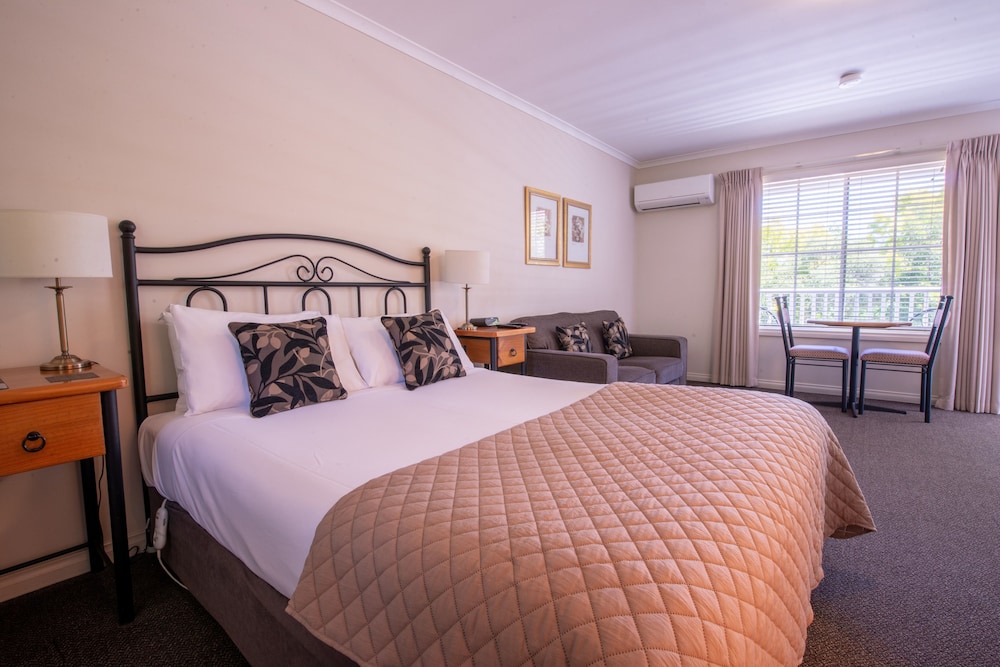 YARRA GABLES MOTEL 12/35