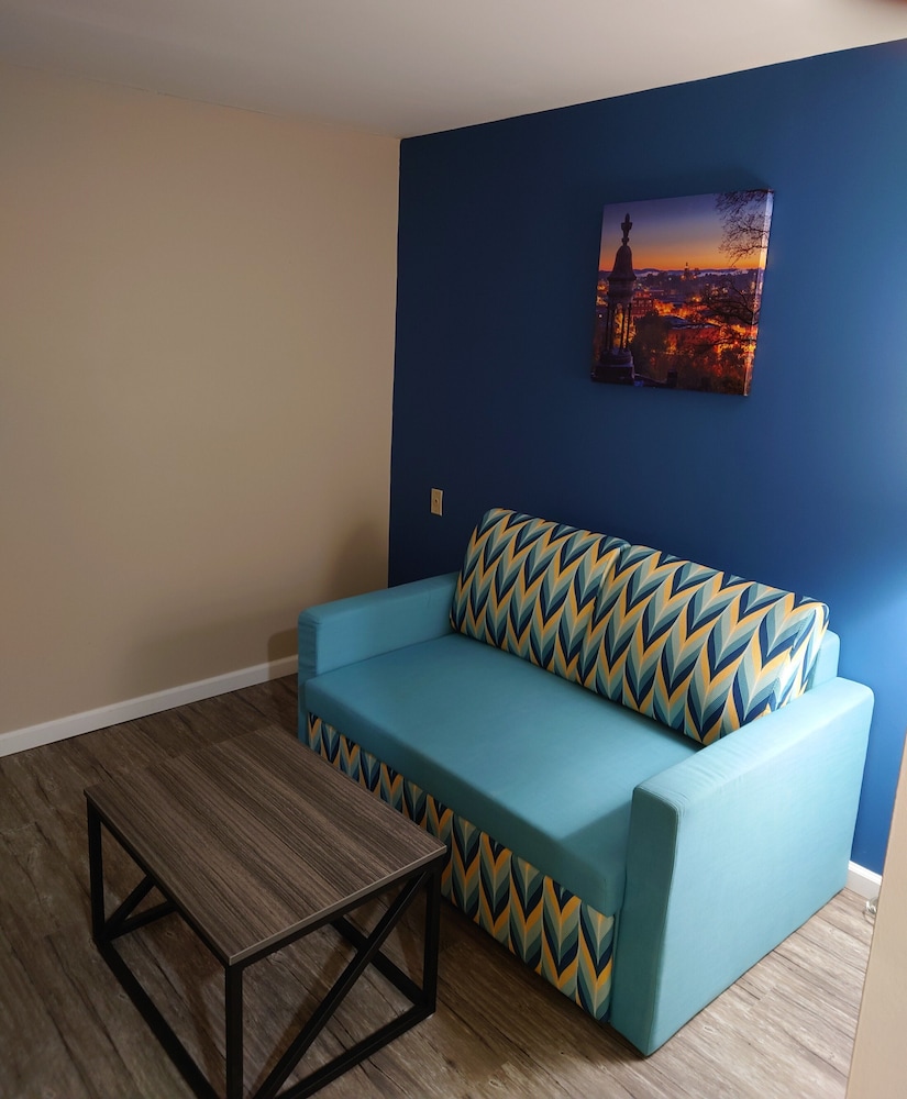 Baymont by Wyndham Adairsville 32/41