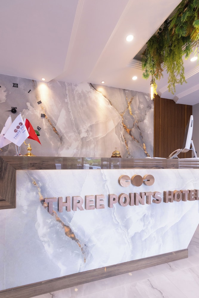 Three Points Hotel 11/47