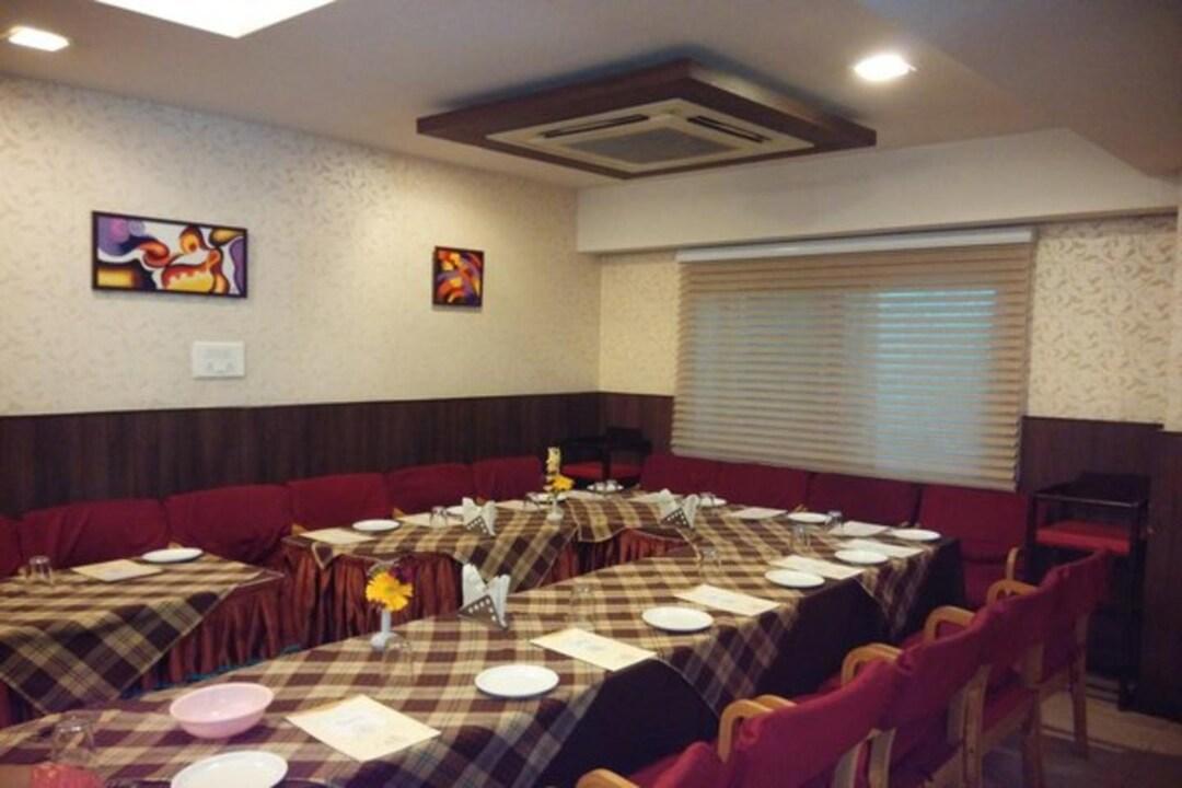 Hotel Apna Avenue 18/20