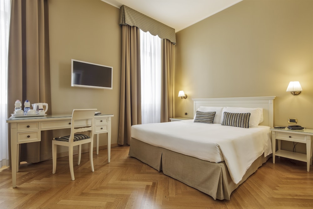 Continentale Hotel 7/66