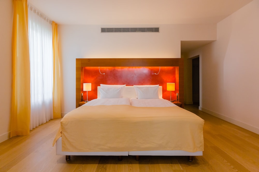 Aqua Aurelia Suitenhotel 24/69
