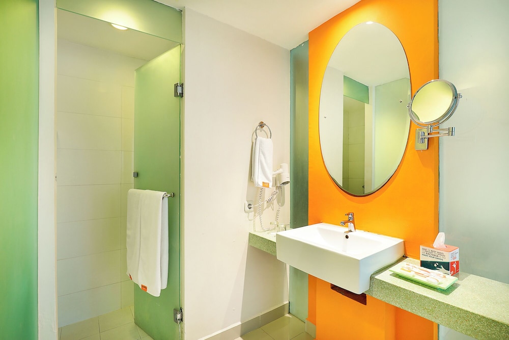 HARRIS Hotel & Residence Riverview Kuta - Bali 45/49
