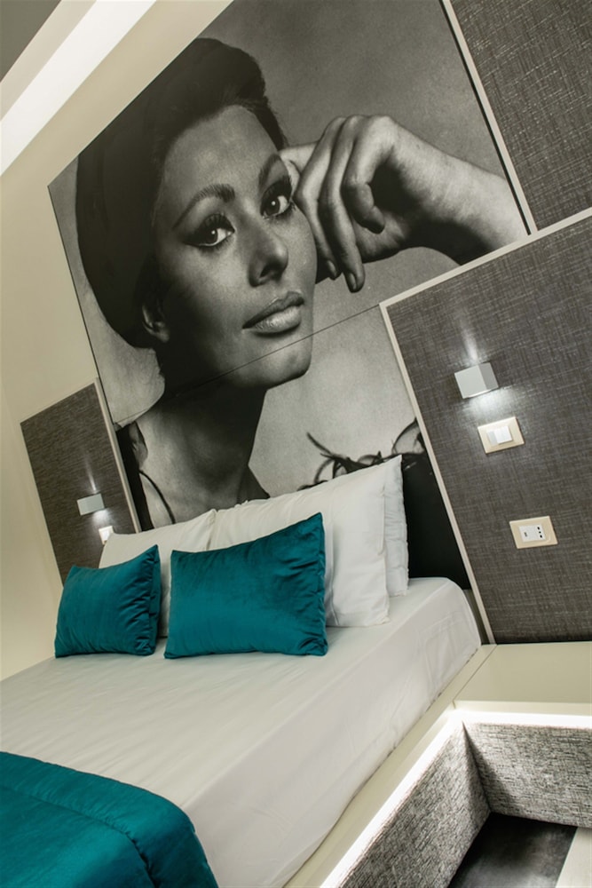 Via Veneto Luxury Suites 27/50