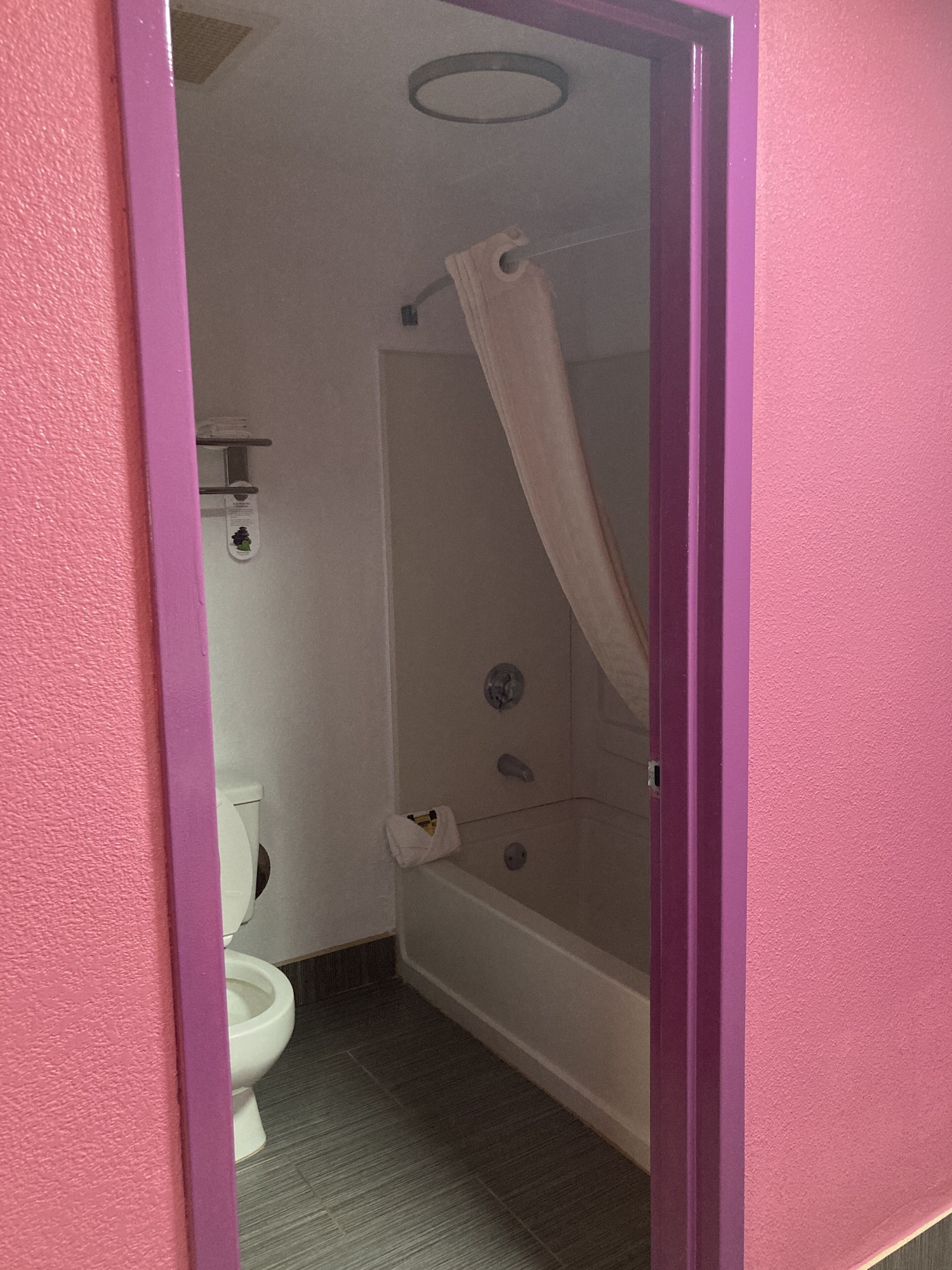 غرفة قياسية بسرير كينج بحوض جاكوزي للمدخنين، Best Western Plus Reading Inn & Suites 3/3