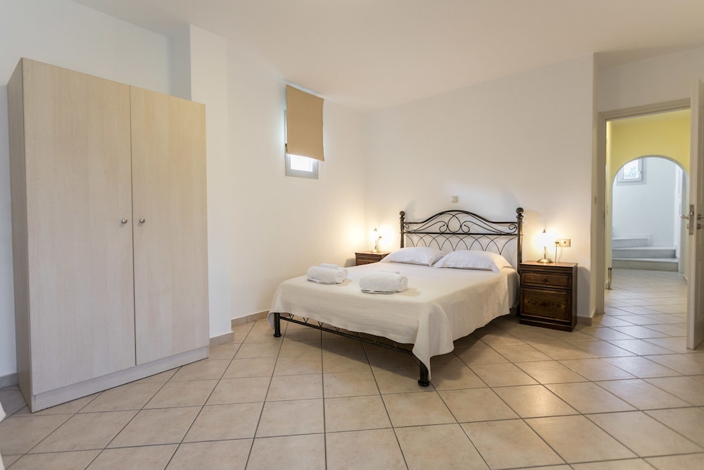 Iliada Villas 25/74