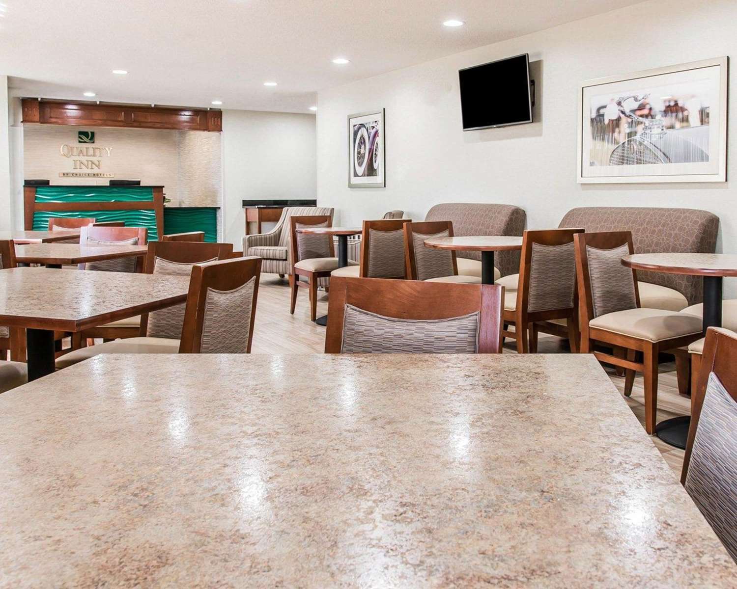 Quality Inn & Suites Warren - Detroit 25/43