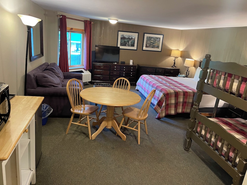 NORTHERN LIGHTS LODGE 45/70