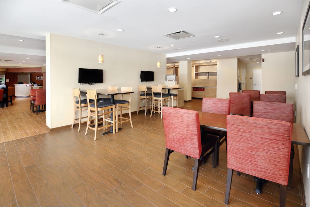 TOWNEPLACE SUITES GROVE CITY MERCER/OUTLETS 42/48