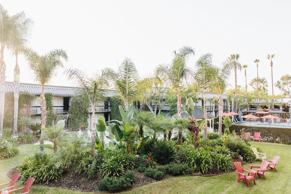 The Palm Garden Hotel 68/72