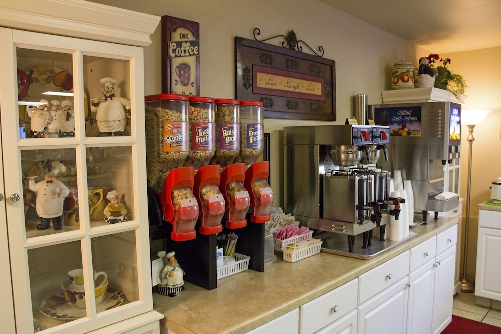 All American Inn and Suites 24/46