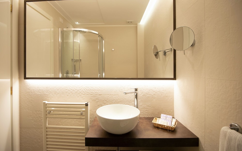 شقة بريستيج بسريرين كوين مع أريكة، Residence Charming Apartments 9/10
