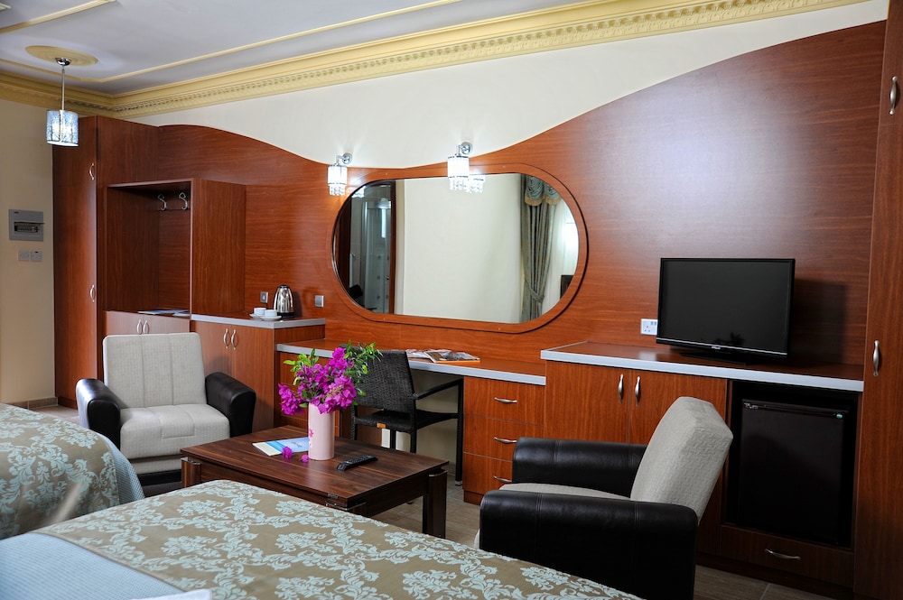 RIVERSIDE GARDEN RESORT(FORMERLY RIVERSIDE HOLIDAY VILLAGE) 20/36