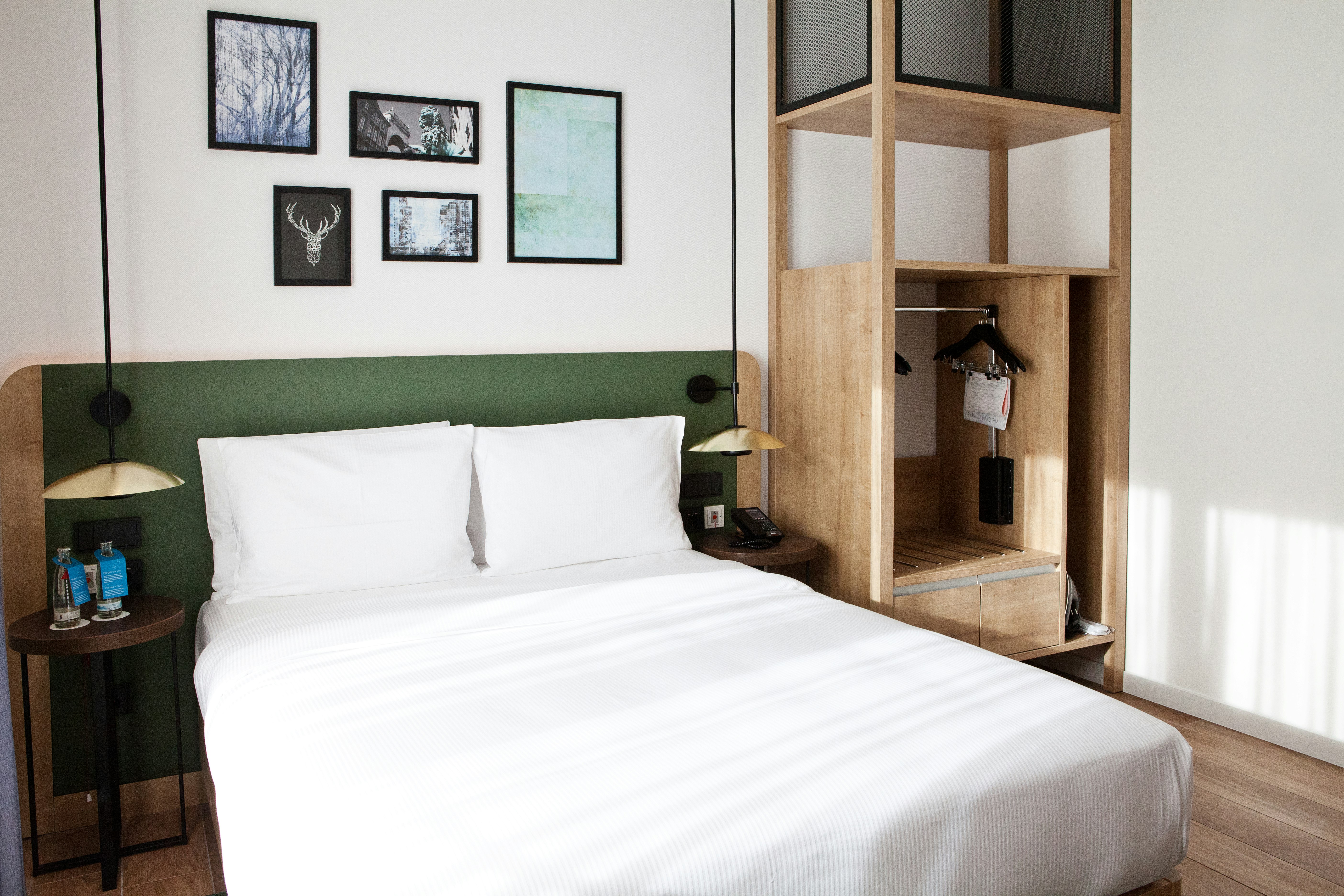 ROOM, QUEEN BED, ACCESSIBLE