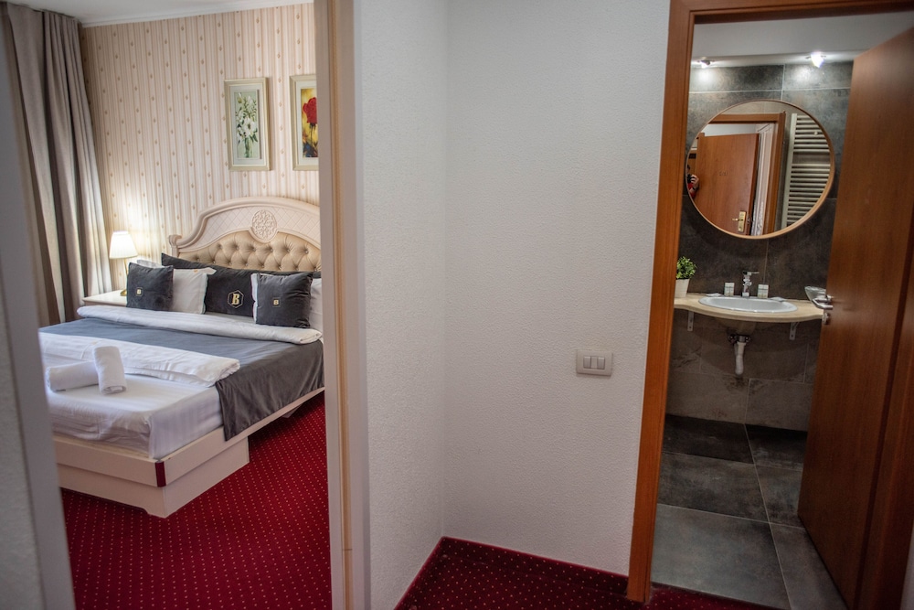 Hotel Carpathia 68/68