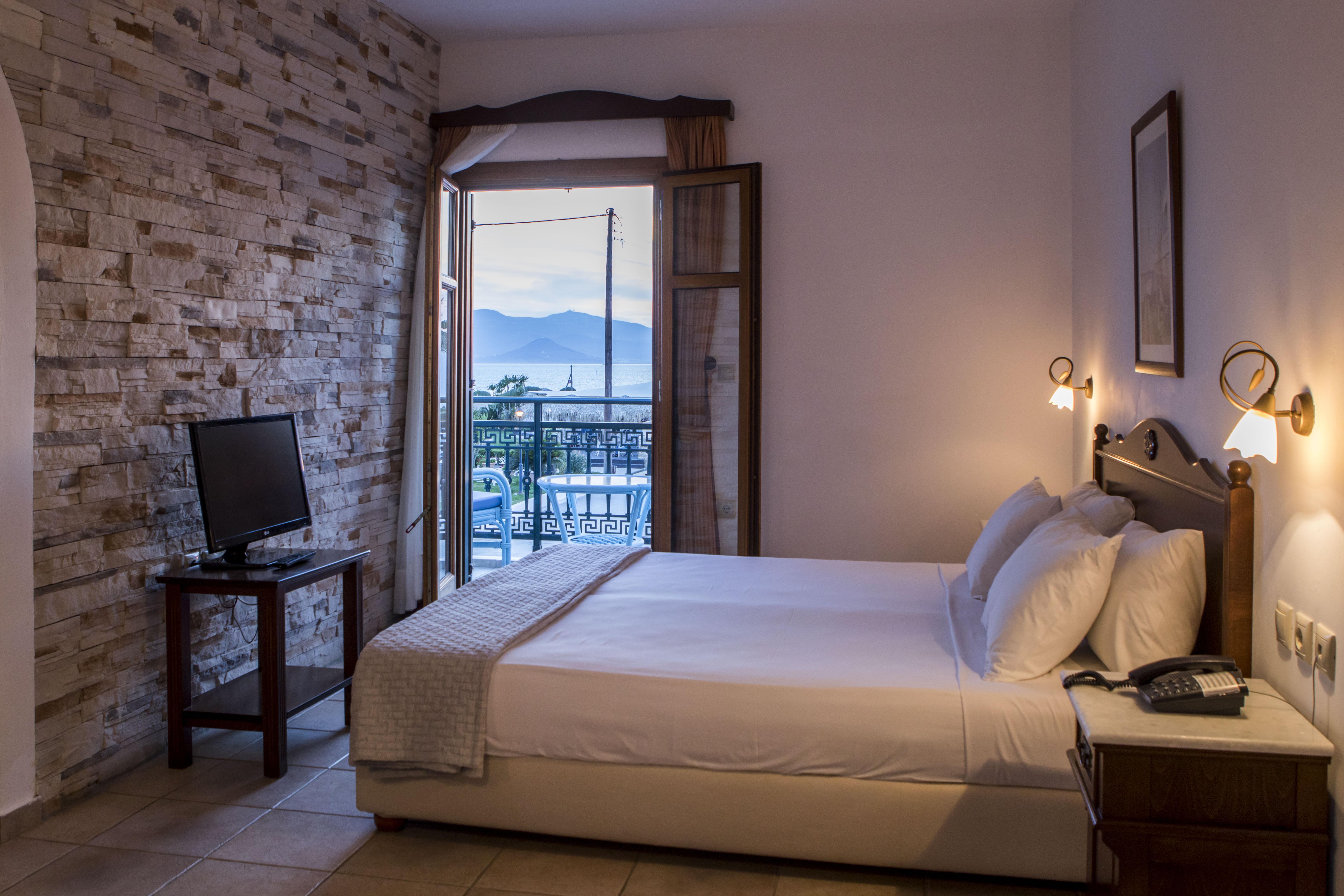 غرفة قياسية بسريرين منفصلين بإطلالة على الحديقة، Plaza Beach Hotel 2/2