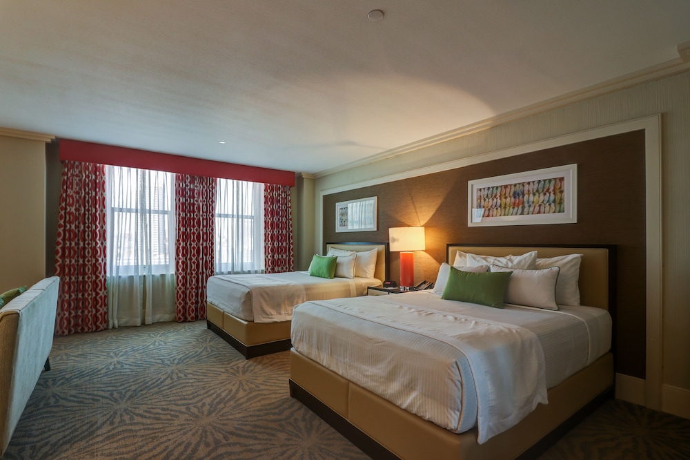 Coral, Junior Suite, 2 Queen Beds