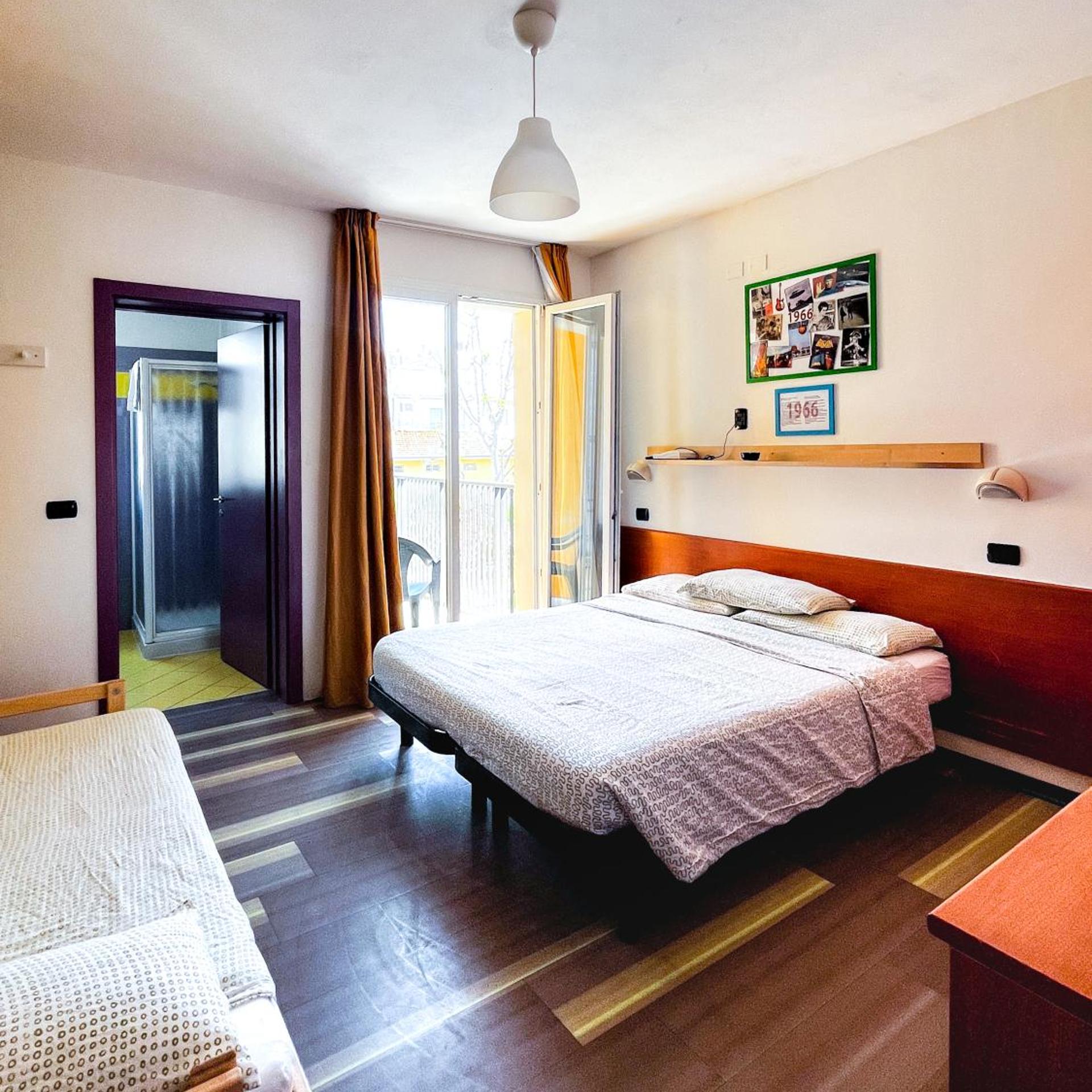 ROOM, TRIPLE