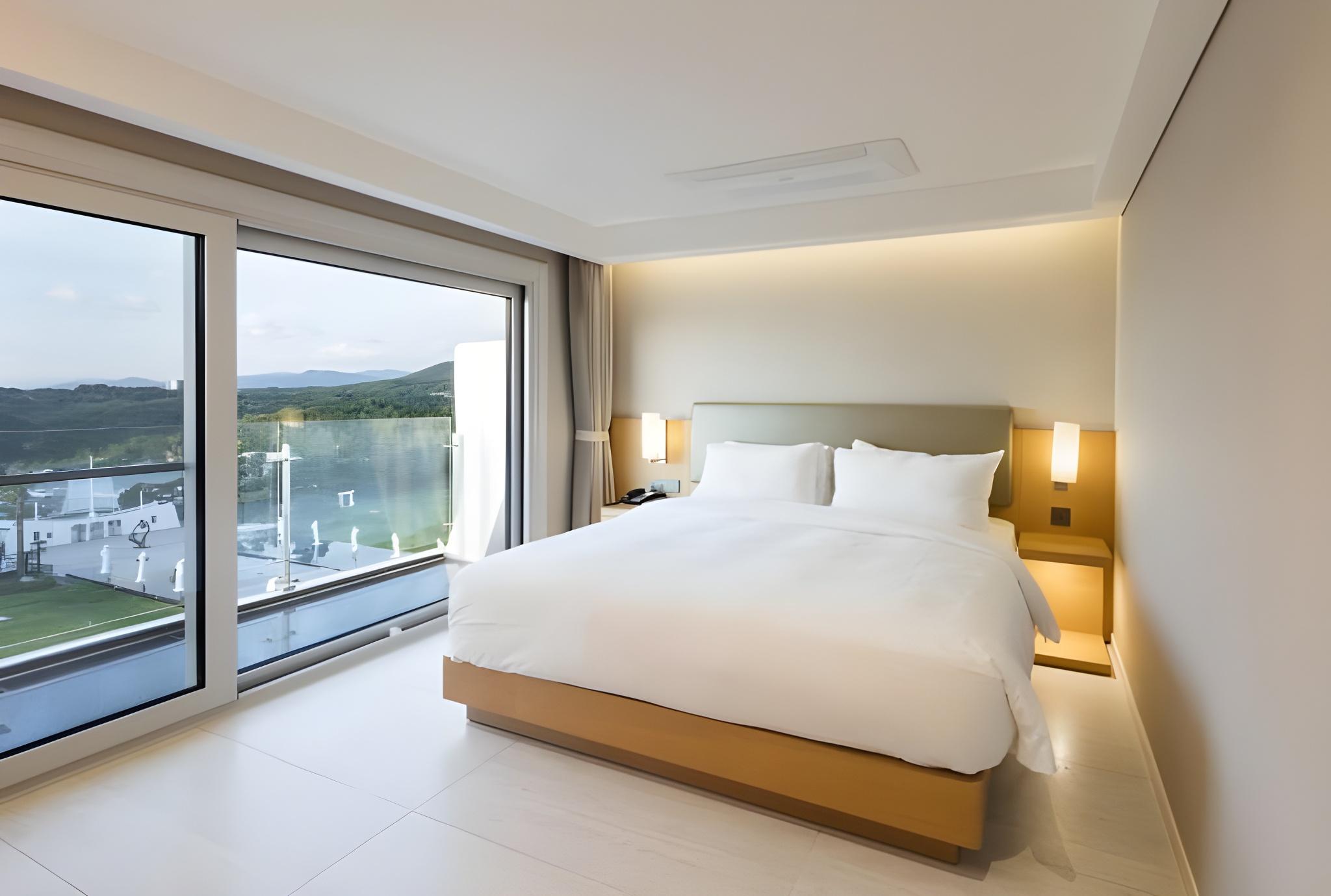 Sunrise, Junior Suite, Double Bed, Partial Ocean View