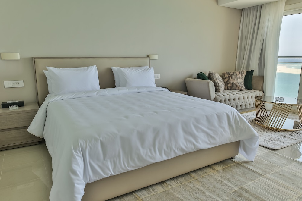 Triumph White Sands 16/58