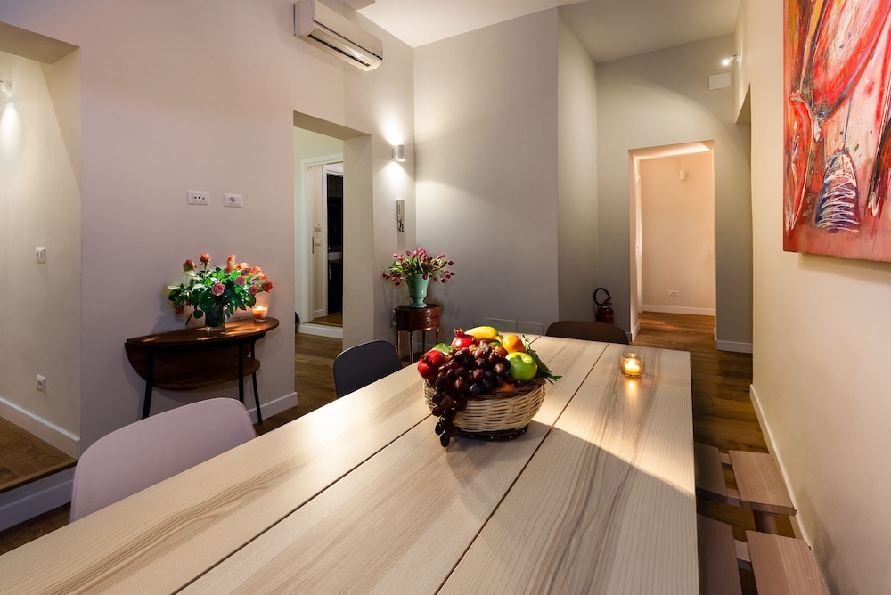 Claudia Rooms 22/39