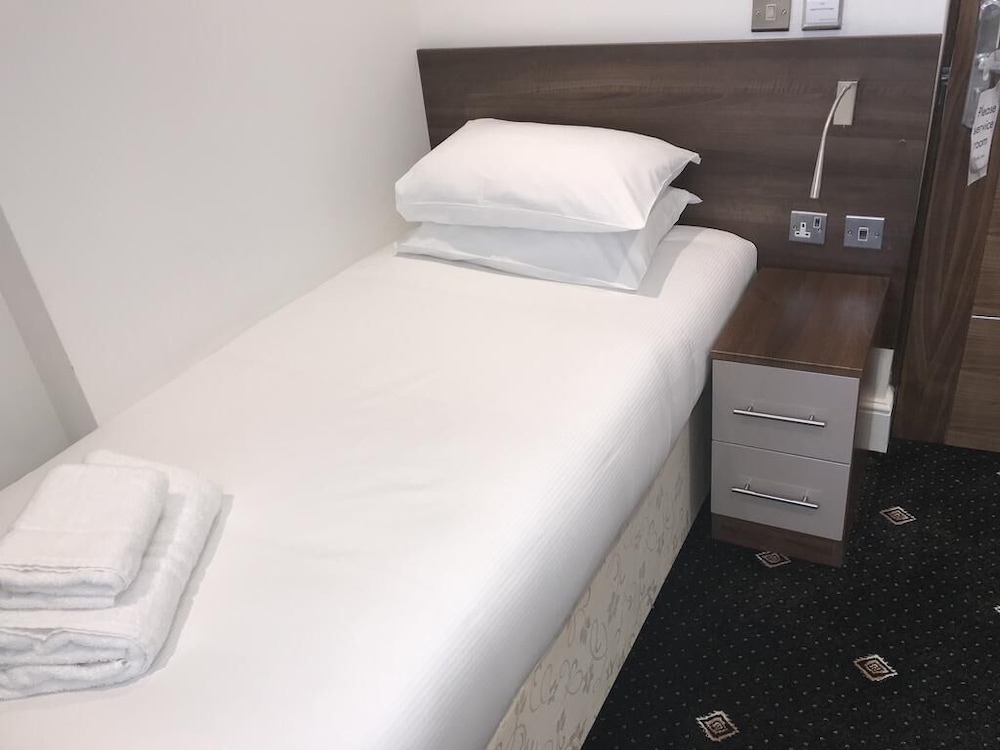 Marlborough Hotel 26/42