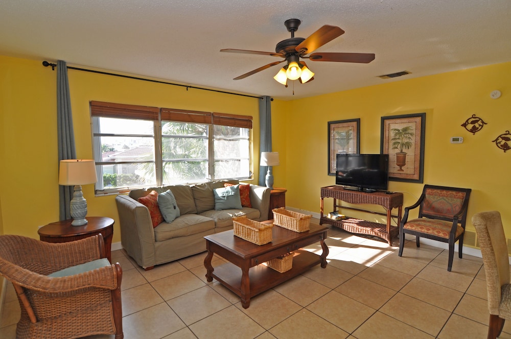 Lido Islander Inn And Suites 32/56