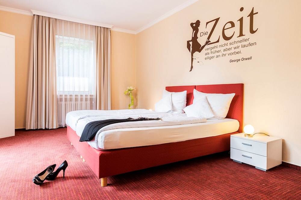 2 BEDROOMS, APARTMENT