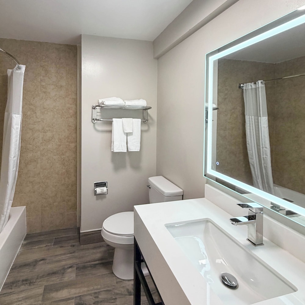 Baymont by Wyndham Newark/Wilmington 49/53
