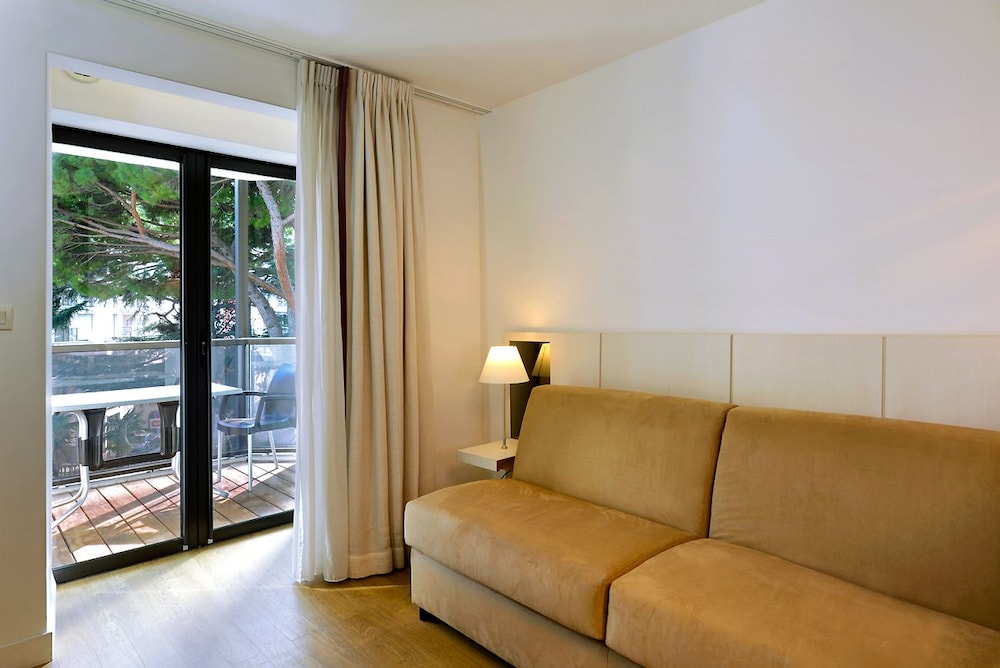 Residence Resideal Premium Cannes 22/42