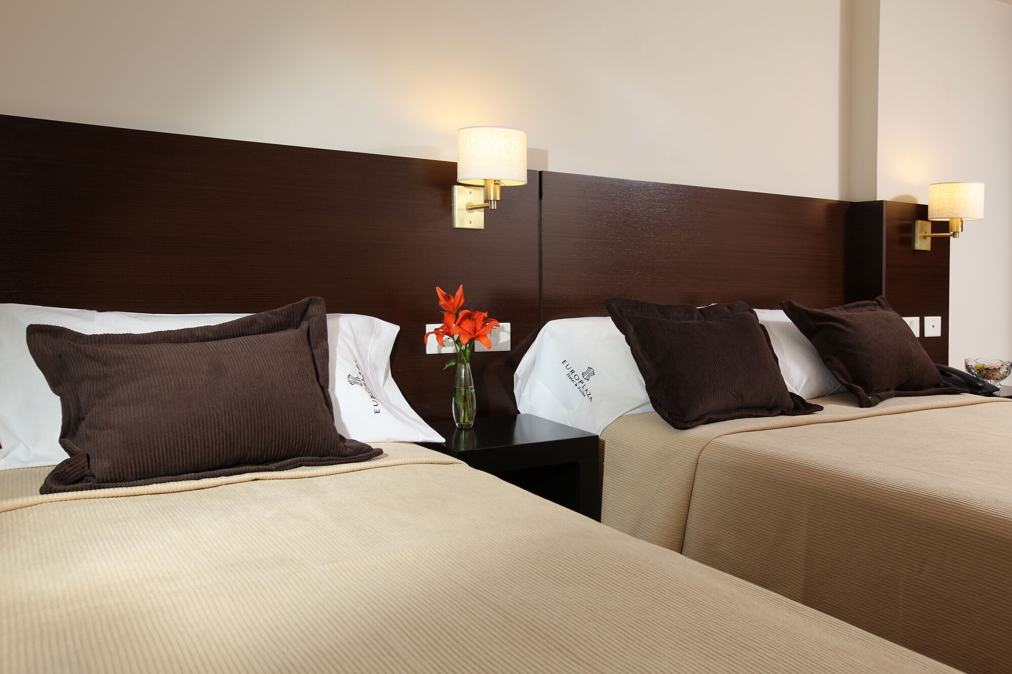 CLASSIC, TWIN BEDS