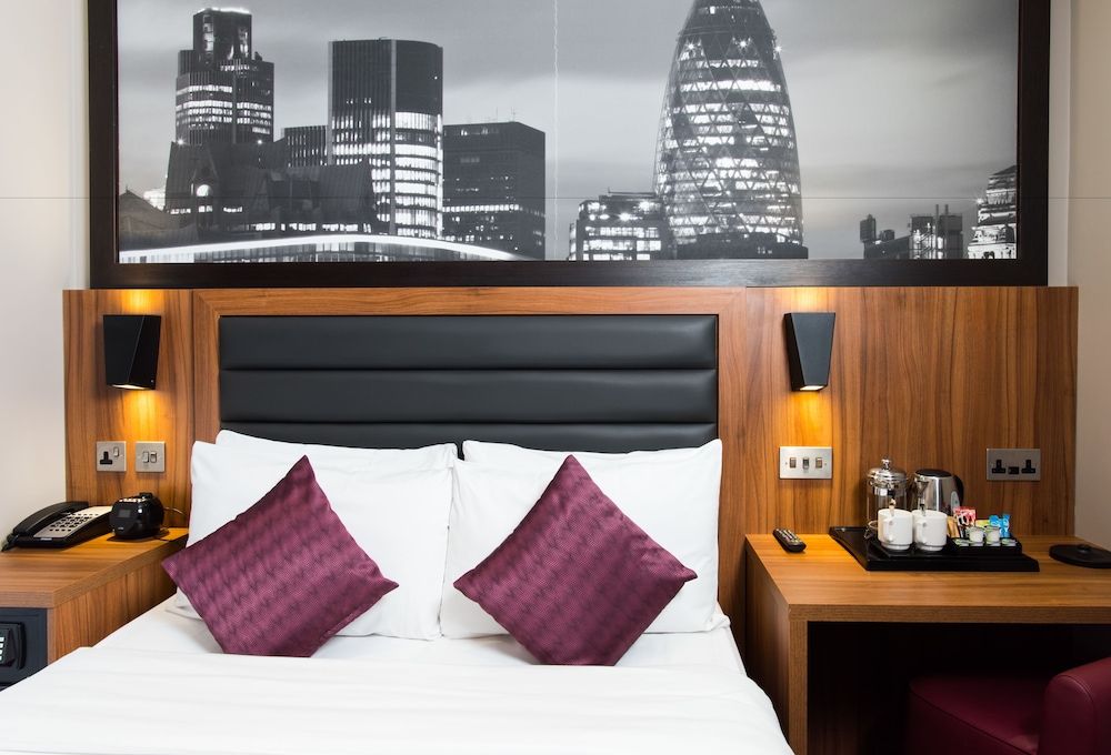 London Court Hotel 42/61