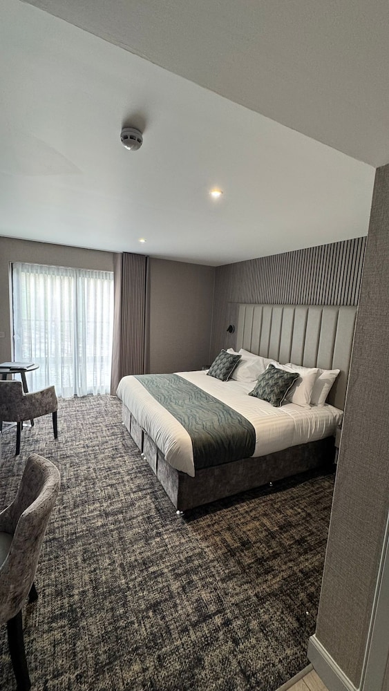 The Knowes Hotel 7/31