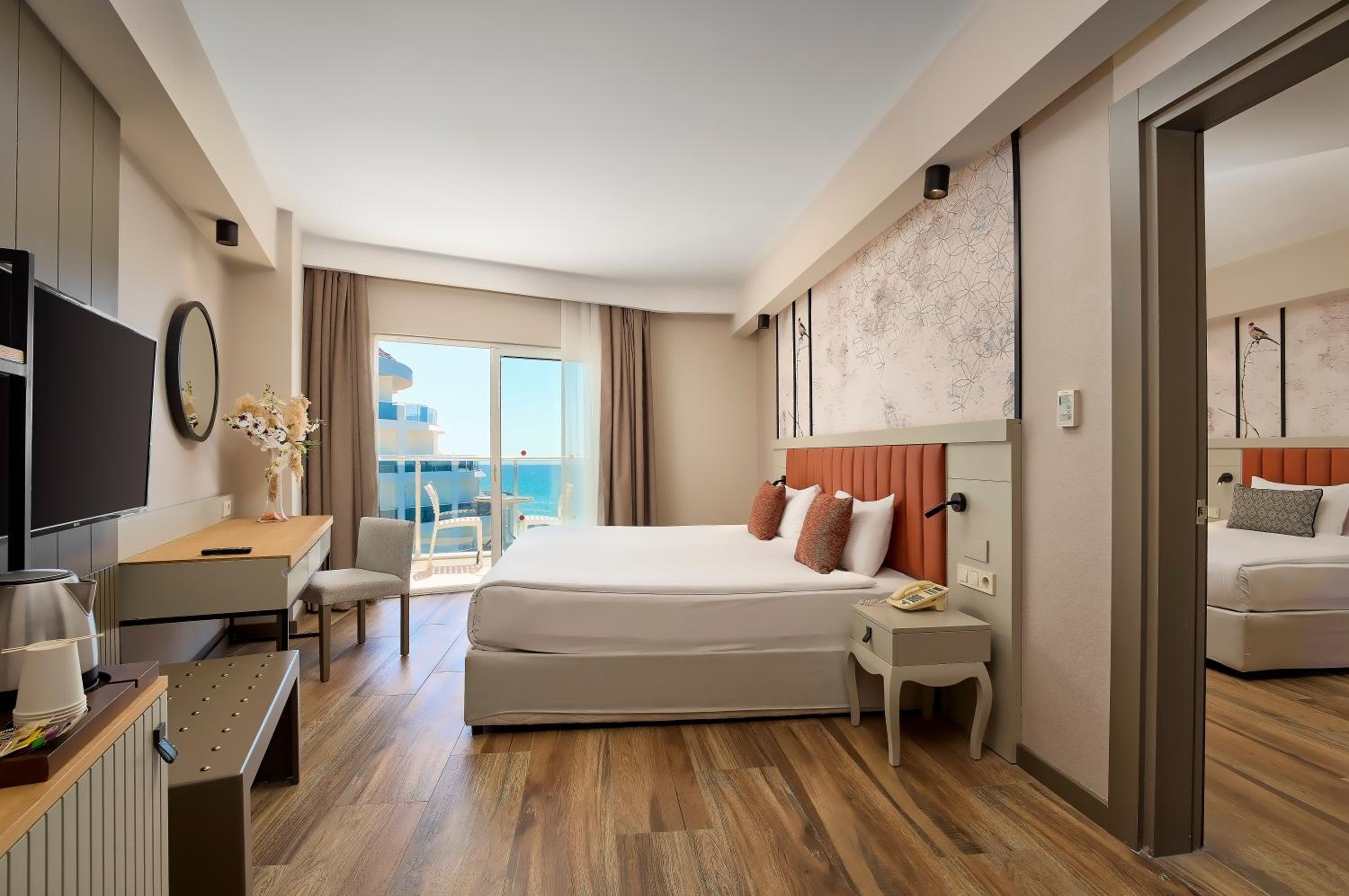 FAMILY SEAVIEW ROOM