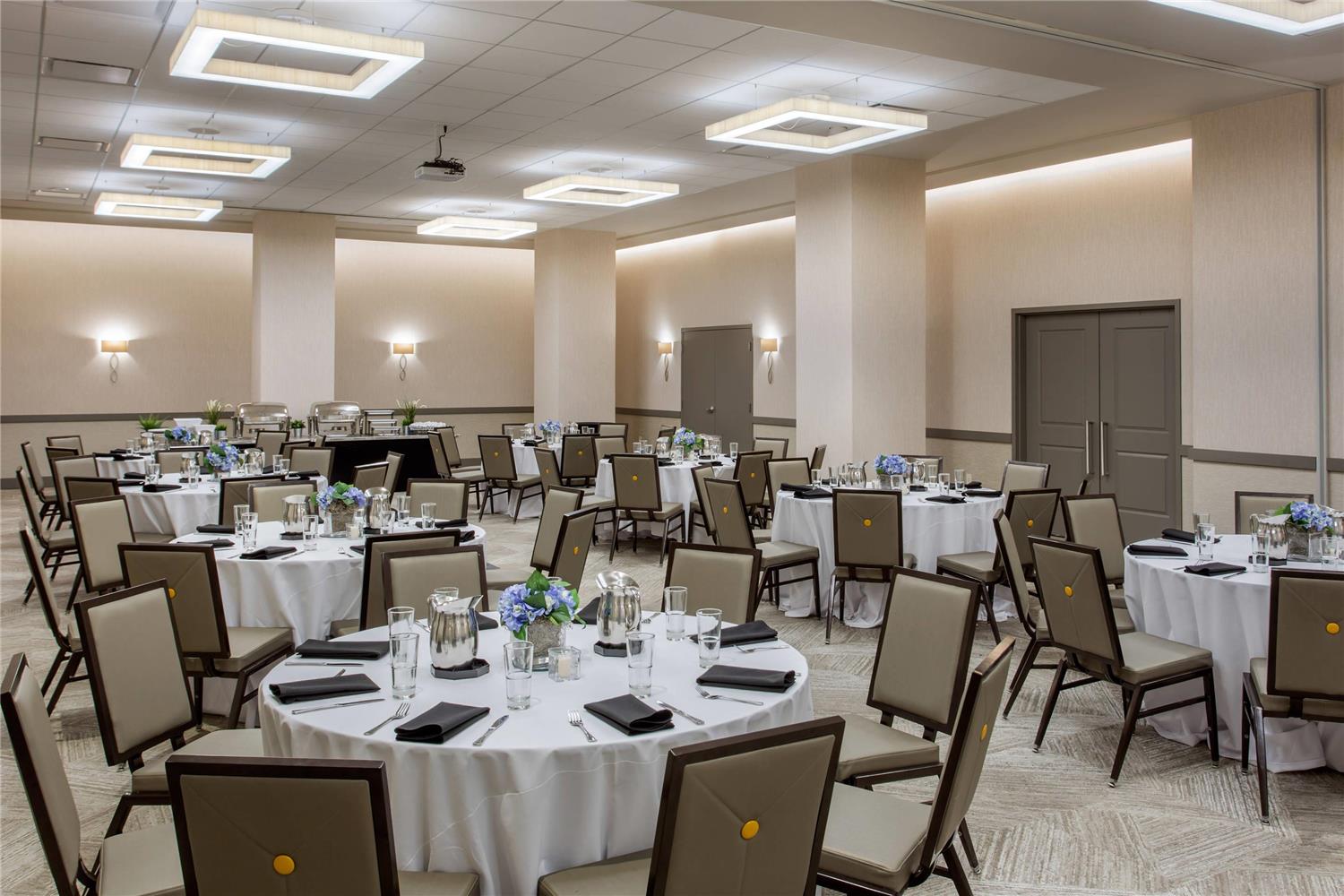 Cambria Hotel Philadelphia Downtown - Center City 54/60