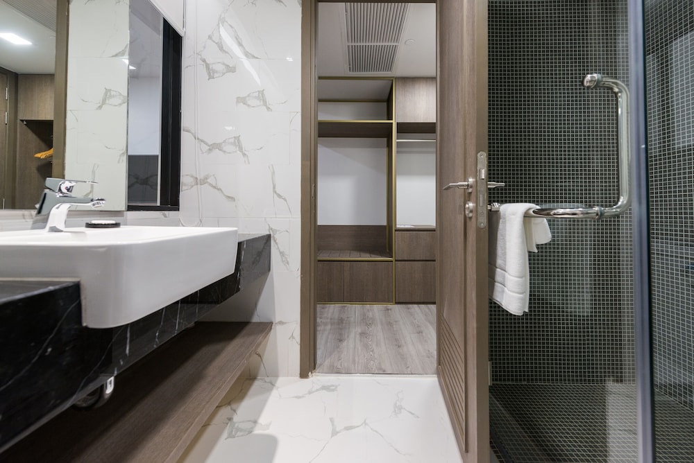 MAVEN BANGKOK HOTEL 28/31
