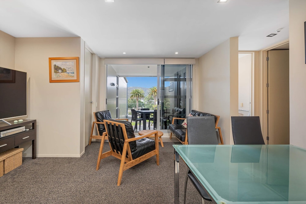 Esplanade Apartments 23/49