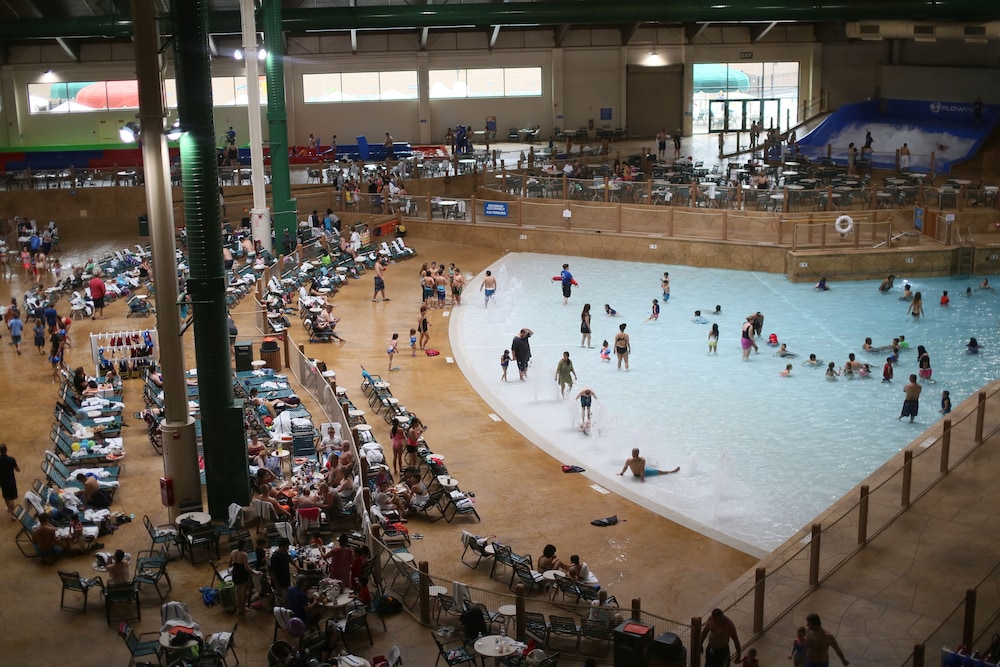 Great Wolf Lodge - Anaheim Ca 61/66