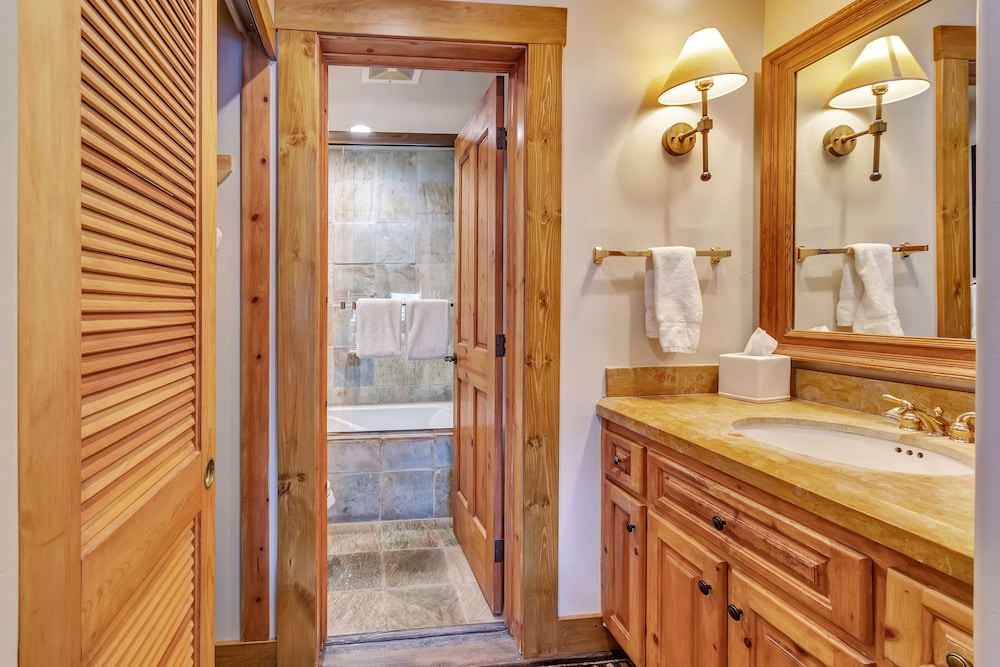 Mountain Lodge Telluride 73/73