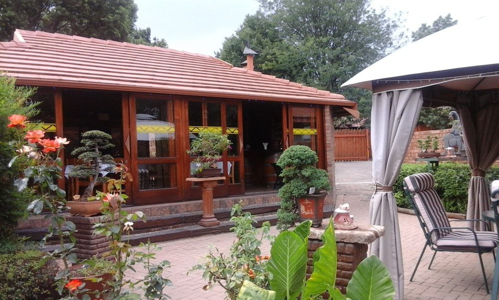 Aark Guest Lodge cc Boutique Hotel 4/22