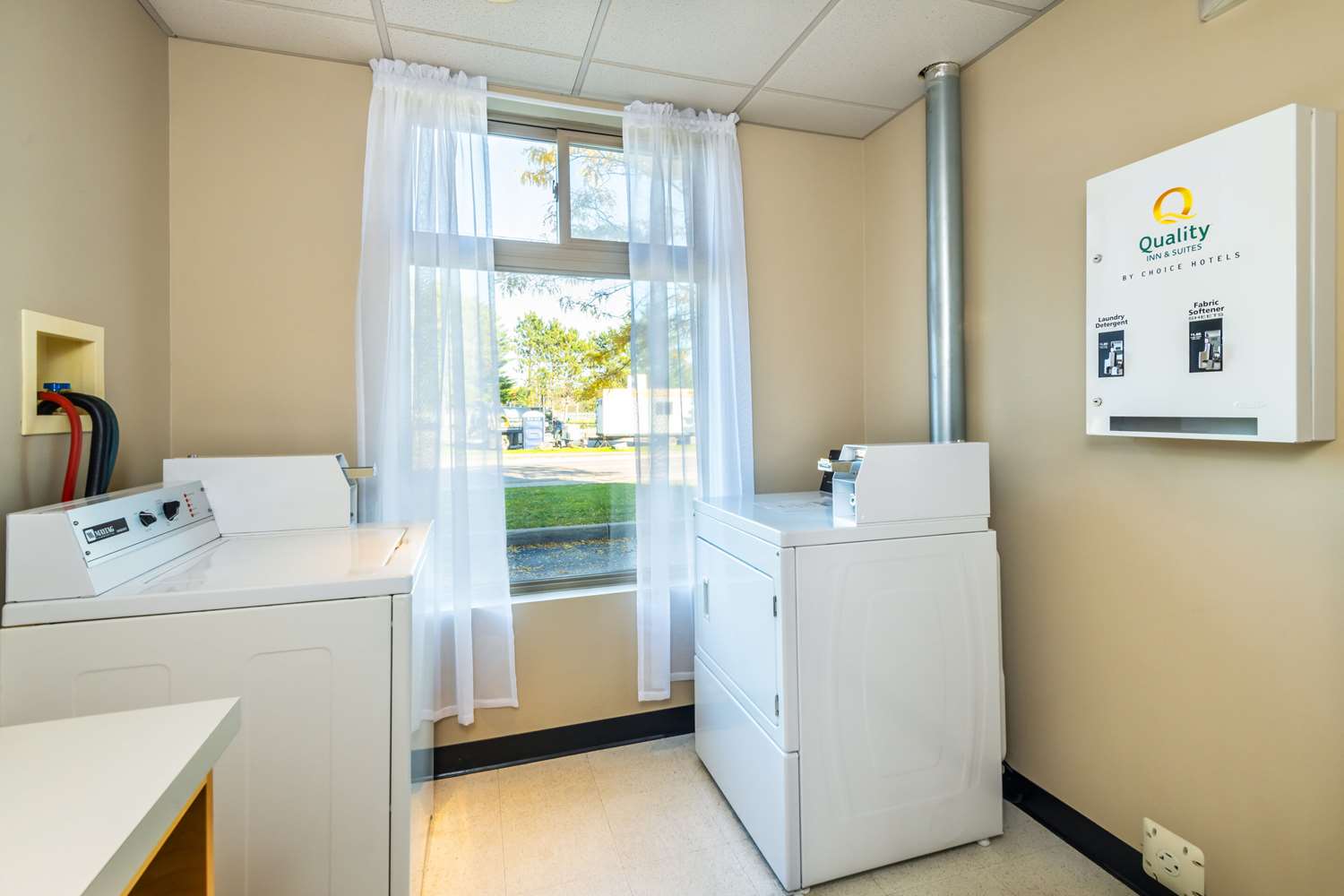 Quality Inn and Suites Petawawa 4/28