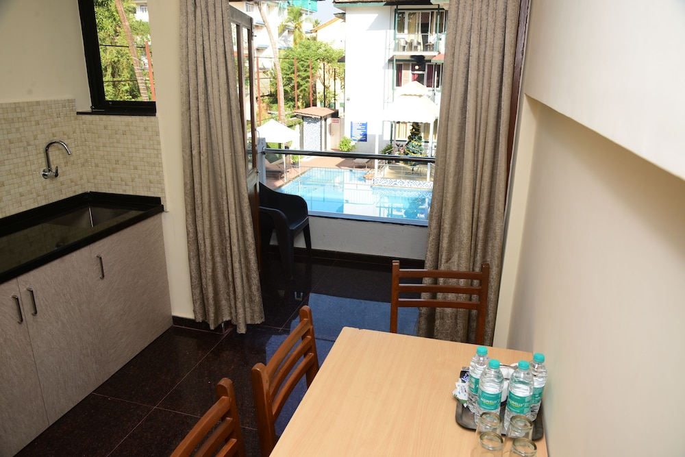 VALENTINES RETREAT 44/64